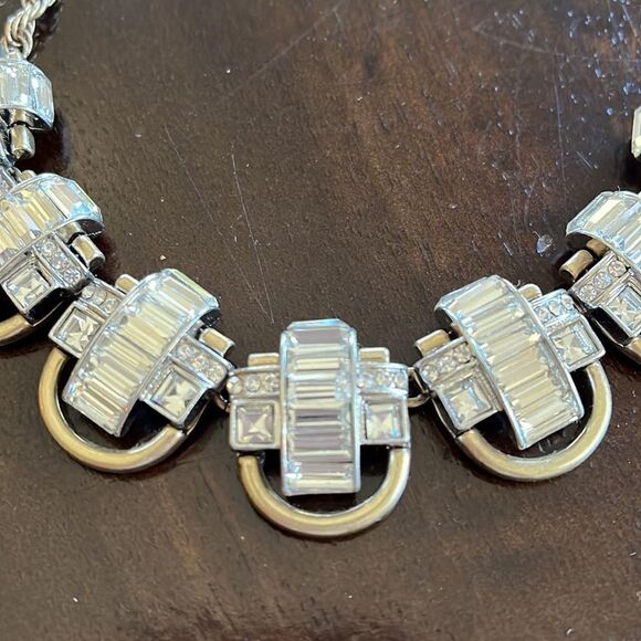 BANANA REBUBLIC CRSYTAL NECKLACE ! - Picture 7 of 7